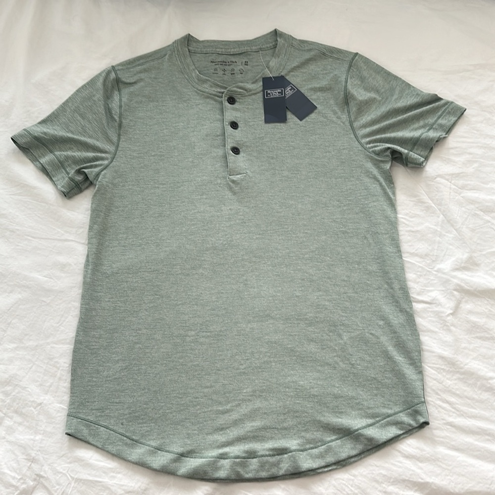 Abercrombie & Fitch Soft A&F Air Knit Henley
